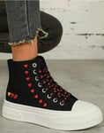 Sneakers nere cuori rossi - codice V31